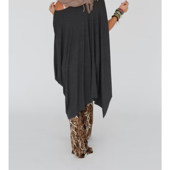 Wren oversized tunic. Charcoal. OS - Picture 4 of 8